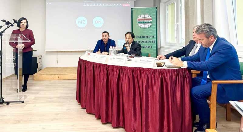 Hội thảo thúc đẩy quan hệ kinh tế - thương mại giữa Việt Nam và Hungary tại tỉnh Nógrád, Hungary