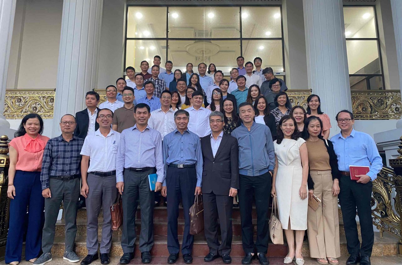 Đảng viên Bộ Ngoại giao tham gia lớp bồi dưỡng kiến thức nghiệp vụ tại tỉnh Vĩnh Phúc Đảng viên Bộ Ngoại giao tham gia lớp bồi dưỡng kiến thức nghiệp vụ tại tỉnh Vĩnh Phúc