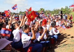 Giao lưu lực lượng bảo vệ biên giới, giáo viên, học sinh Việt Nam-Lào