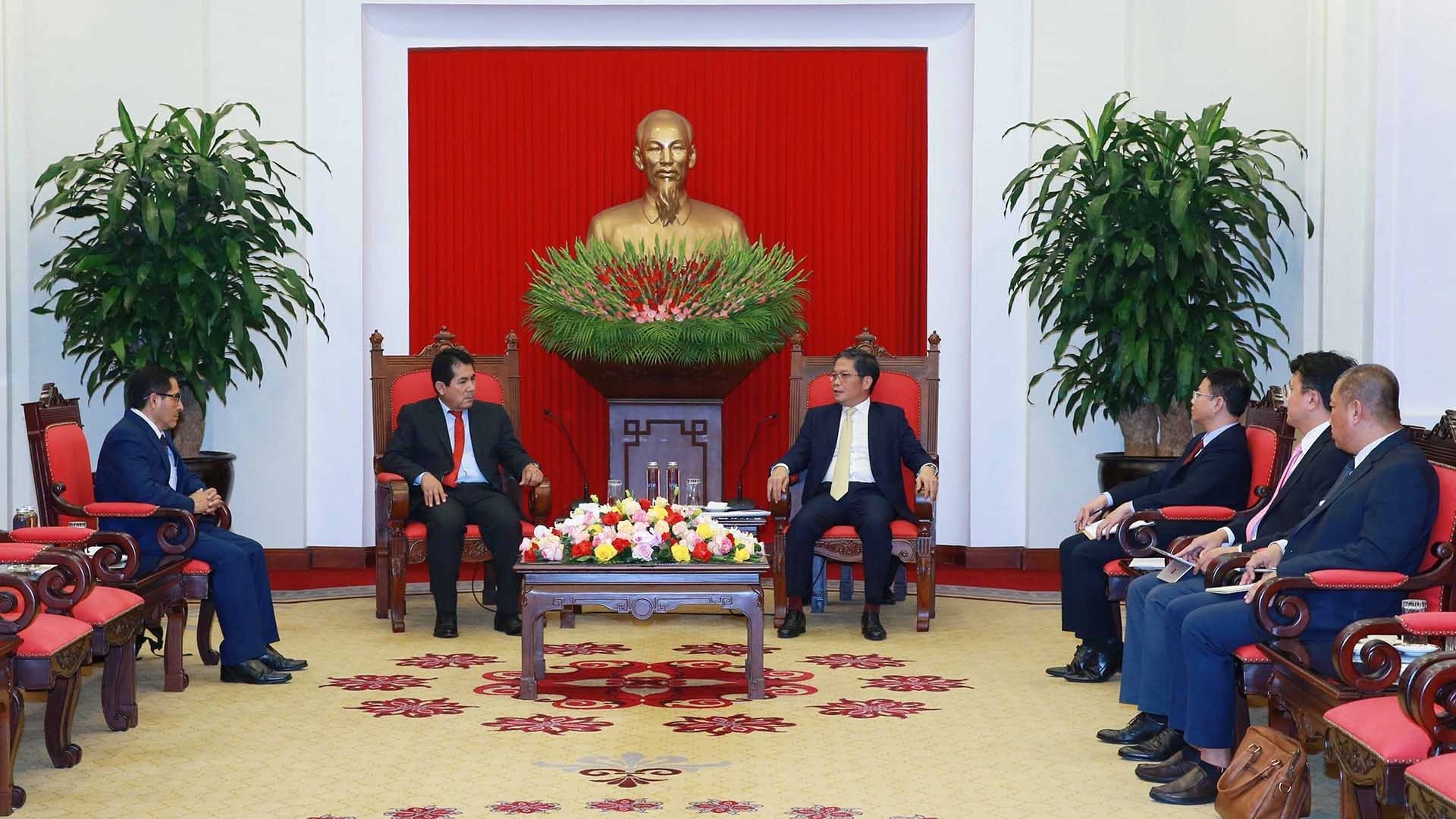 Đoàn đại biểu cấp cao Đảng Cộng sản Peru thăm, làm việc tại Việt Nam