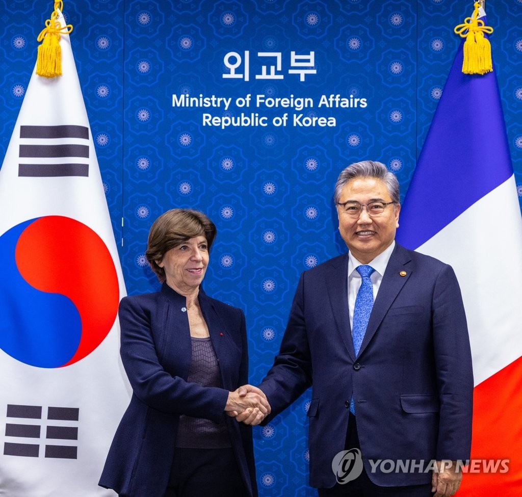 Ngoại trưởng Hàn Quốc, Pháp thảo luận về nhiều vấn đề quan trọng