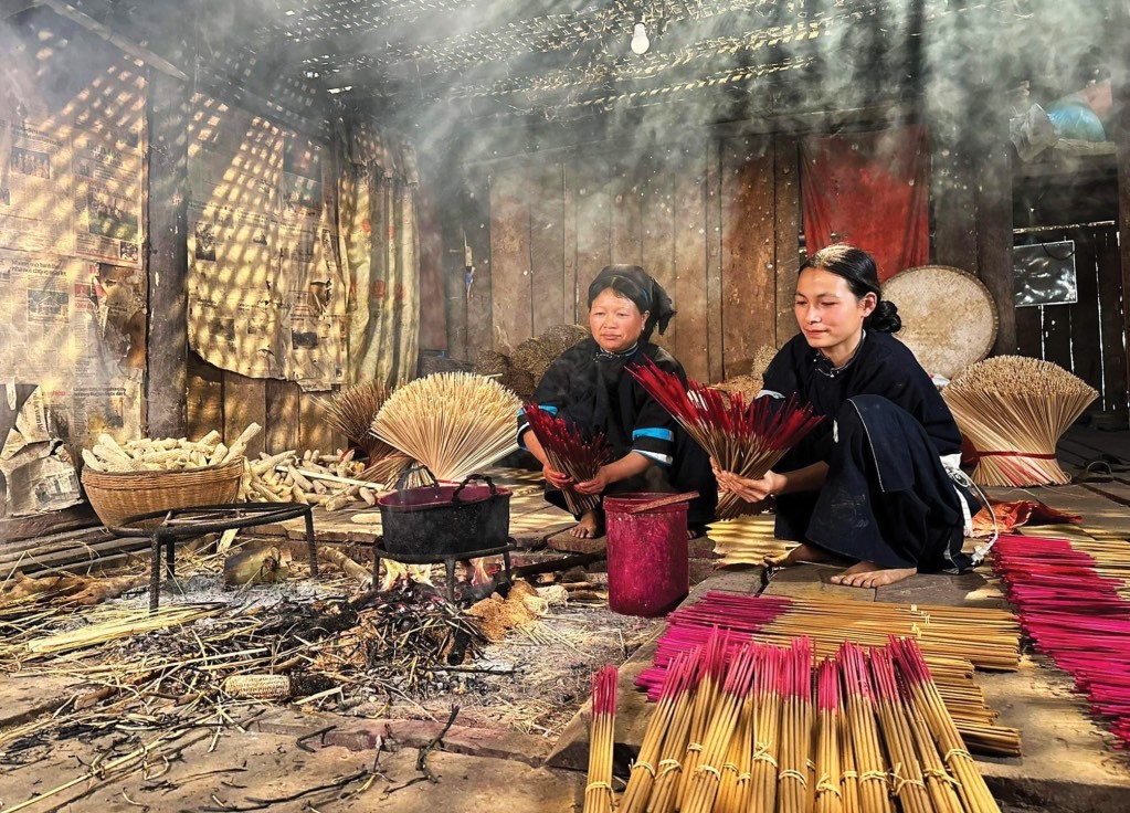 Đến thăm Non nước Cao Bằng, du khách có dịp khám phá những làng nghề truyền thống giàu bản sắc văn hóa