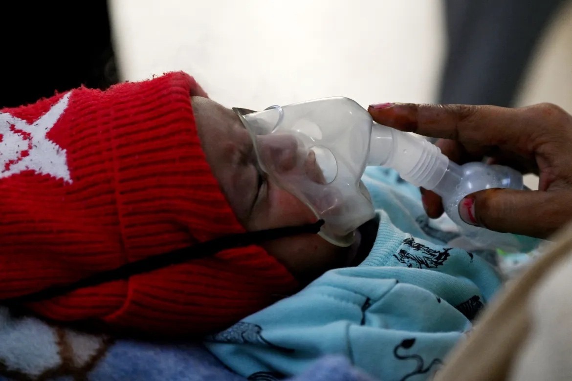 Ấn Độ: Nhiều trẻ em ở New Delhi nhập viện do ô nhiễm không khí nghiêm trọng