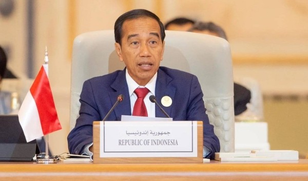 Tổng thống Indonesia Joko Widodo phát biểu tại Hội nghị thượng đỉnh Tổ chức Hợp tác Hồi giáo (OIC) ở Saudi Arabia ngày 11/11. (Nguồn: AFP)