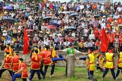 Lần đầu tổ chức Liên hoan trình diễn Nghi lễ và trò chơi kéo co tại Việt Nam