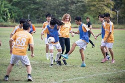 Trận bóng đá giao hữu 'Tô cam giấc mơ': Vì một tương lai an toàn cho phụ nữ và trẻ em