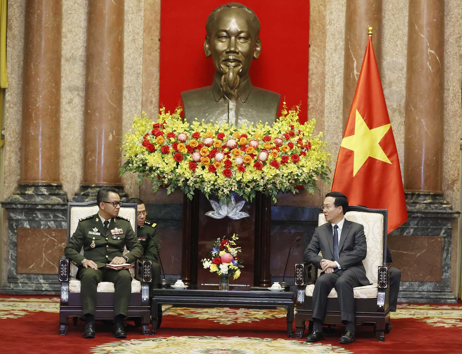 Chủ tịch nước Võ Văn Thưởng tiếp Đại tướng Tea Seiha, Phó Thủ tướng, Bộ trưởng Quốc phòng Campuchia. (Nguồn: TTXVN)