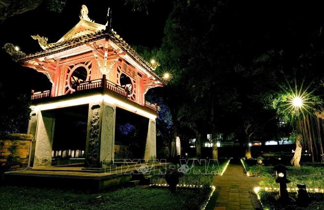 A night scene at the Temple of Literature. (Photo: VNA)