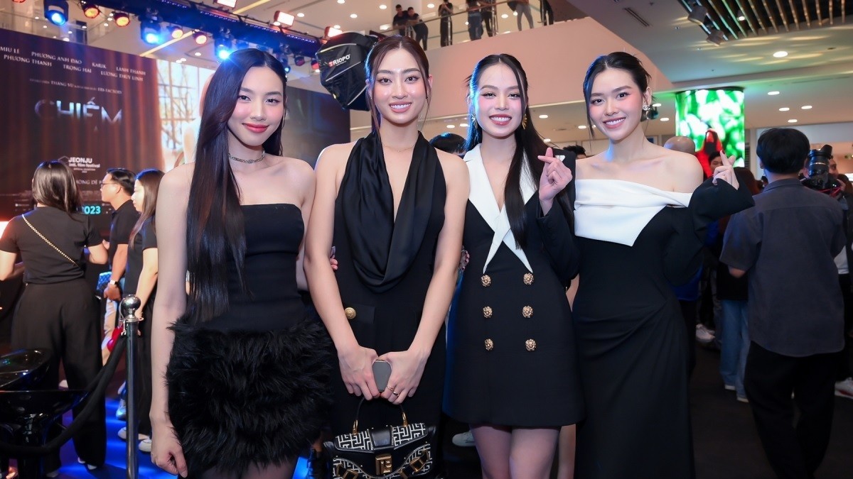 Hoa hậu Lương Thùy Linh và dàn người đẹp, diễn viên dự họp báo ra mắt phim điện ảnh