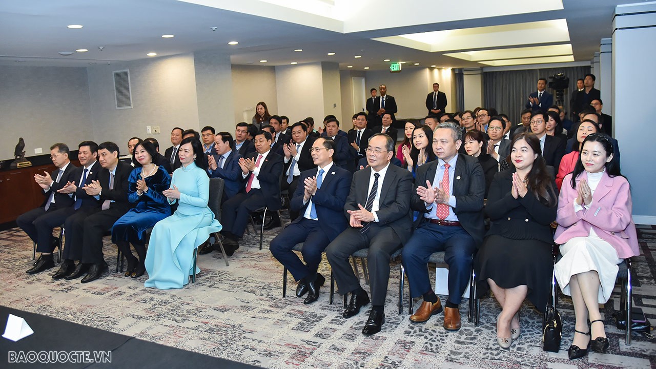 President Vo Van Thuong meets Vietnamese community in US