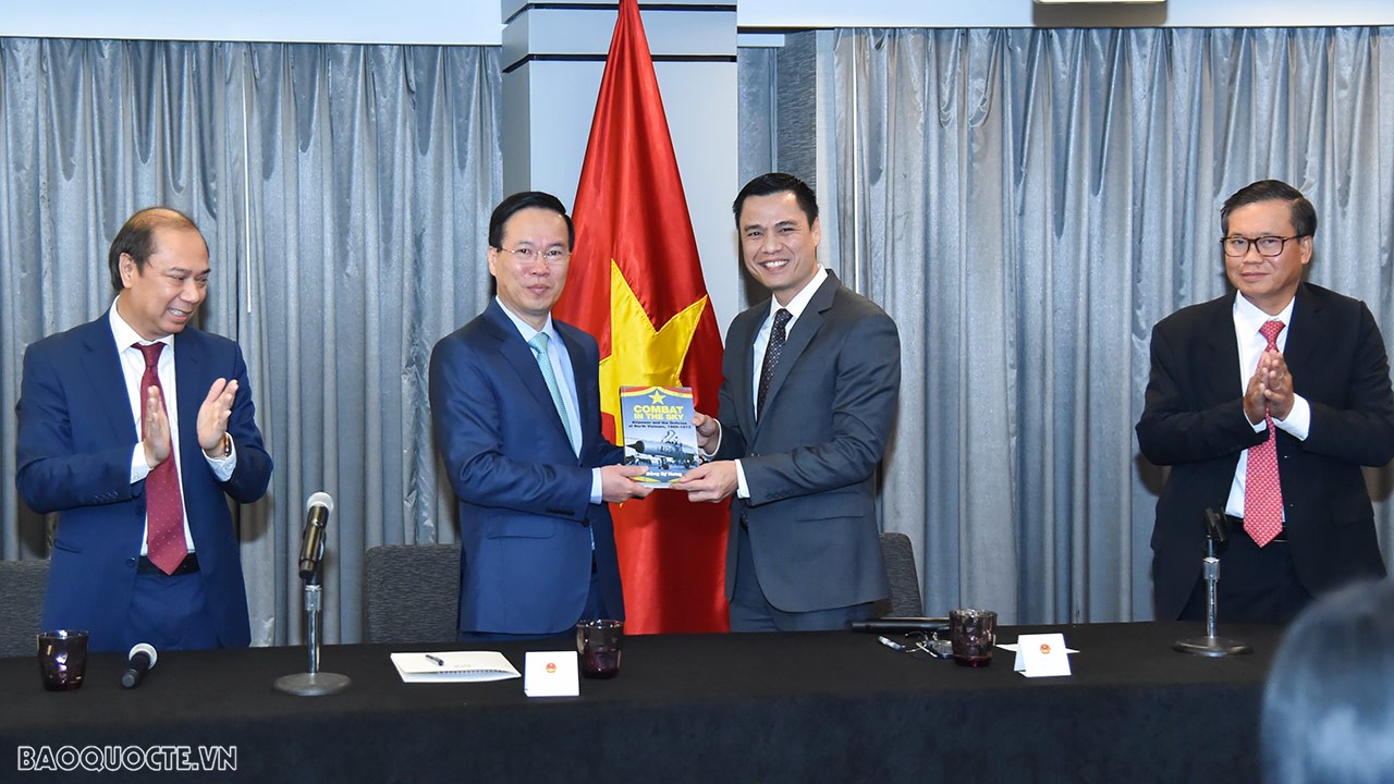 President Vo Van Thuong meets Vietnamese community in US