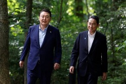 Lãnh đạo Nhật Bản-Hàn Quốc gặp nhau bên lề APEC, xác định những 