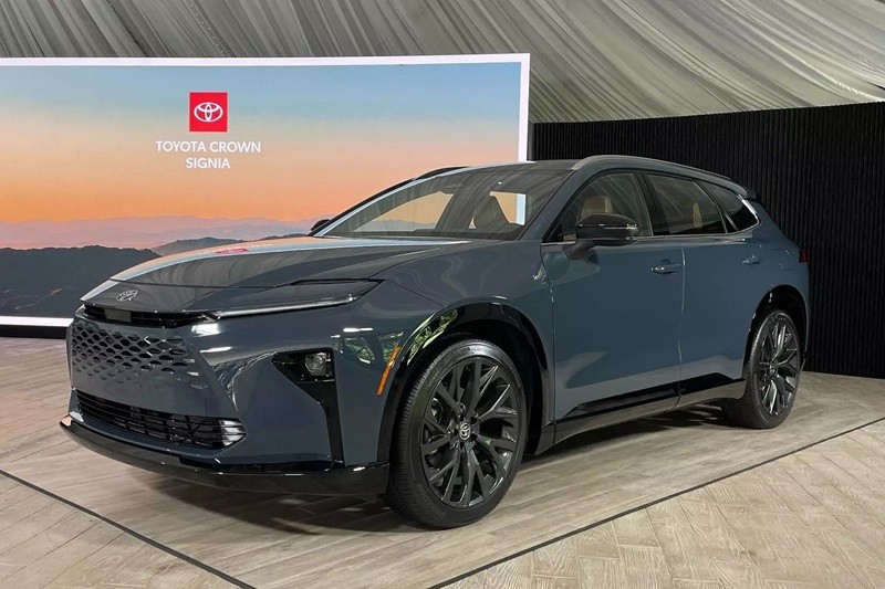 Toyota Crown cũng thu hút được rất nhiều sự chú ý tại Triển lãm Los Angeles 2023.