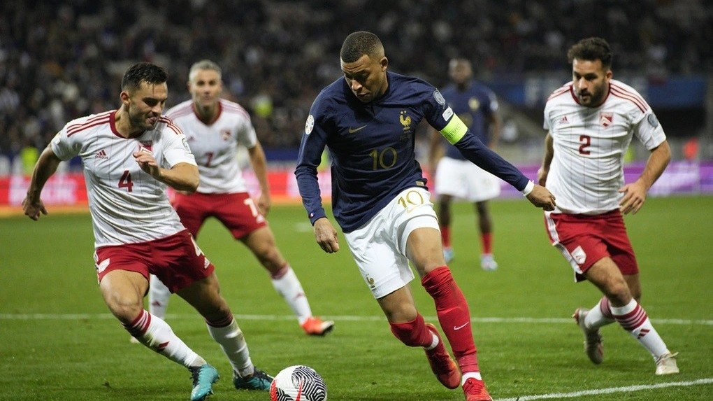 Vòng loại Euro 2024: Pháp thắng ‘siêu đậm’, Mbappe lập hat-trick, cán mốc 300 bàn trong sự nghiệp