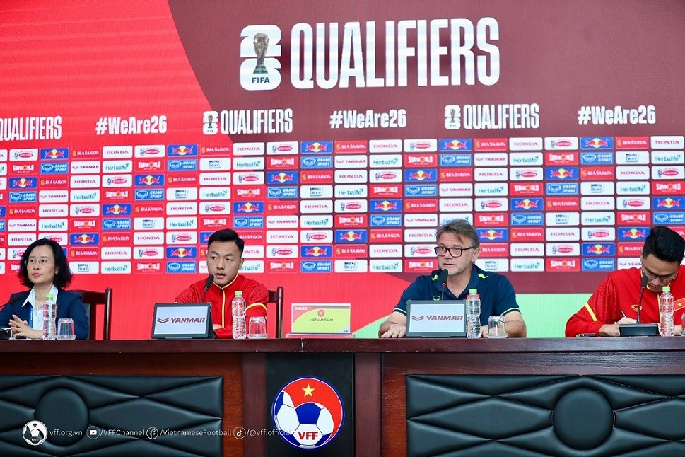 Vòng loại World Cup 2026: Huấn luyện viên hai đội tuyển họp báo, chia sẻ trước trận đấu Việt Nam vs Iraq