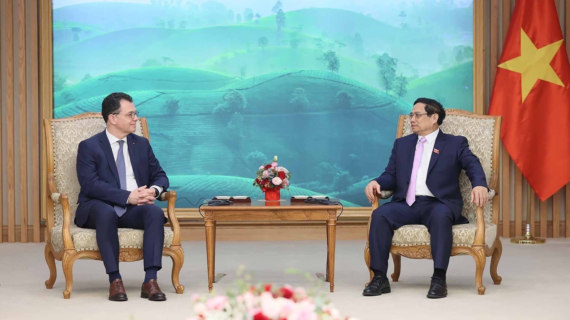 Thủ tướng Phạm Minh Chính tiếp Bộ trưởng Kinh tế, doanh nghiệp và du lịch Romania