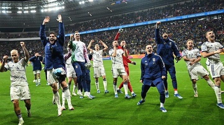 Hình ảnh trận đấu đội tuyển Italy giành vé vào VCK EURO 2024 sau khi hòa Ukraine