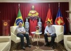 Ðại sứ Bùi Văn Nghị tiếp Tổng thư ký Hội hữu nghị Brazil-Việt Nam