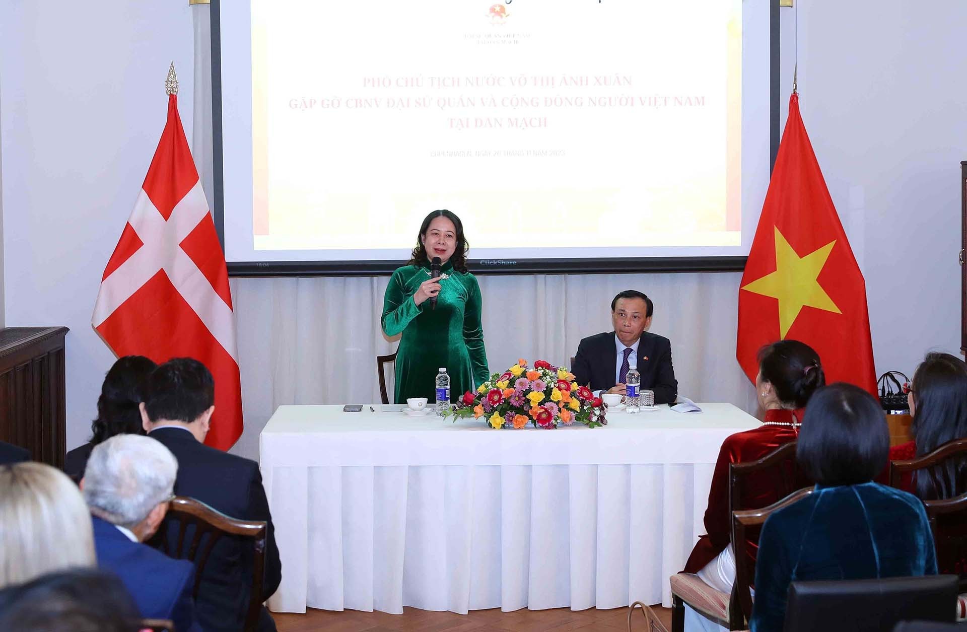 Phó Chủ tịch nước tiếp Hội hữu nghị Đan Mạch-Việt Nam, thăm Đại sứ quán và gặp gỡ đại diện cộng đồng người Việt tại Đan Mạch