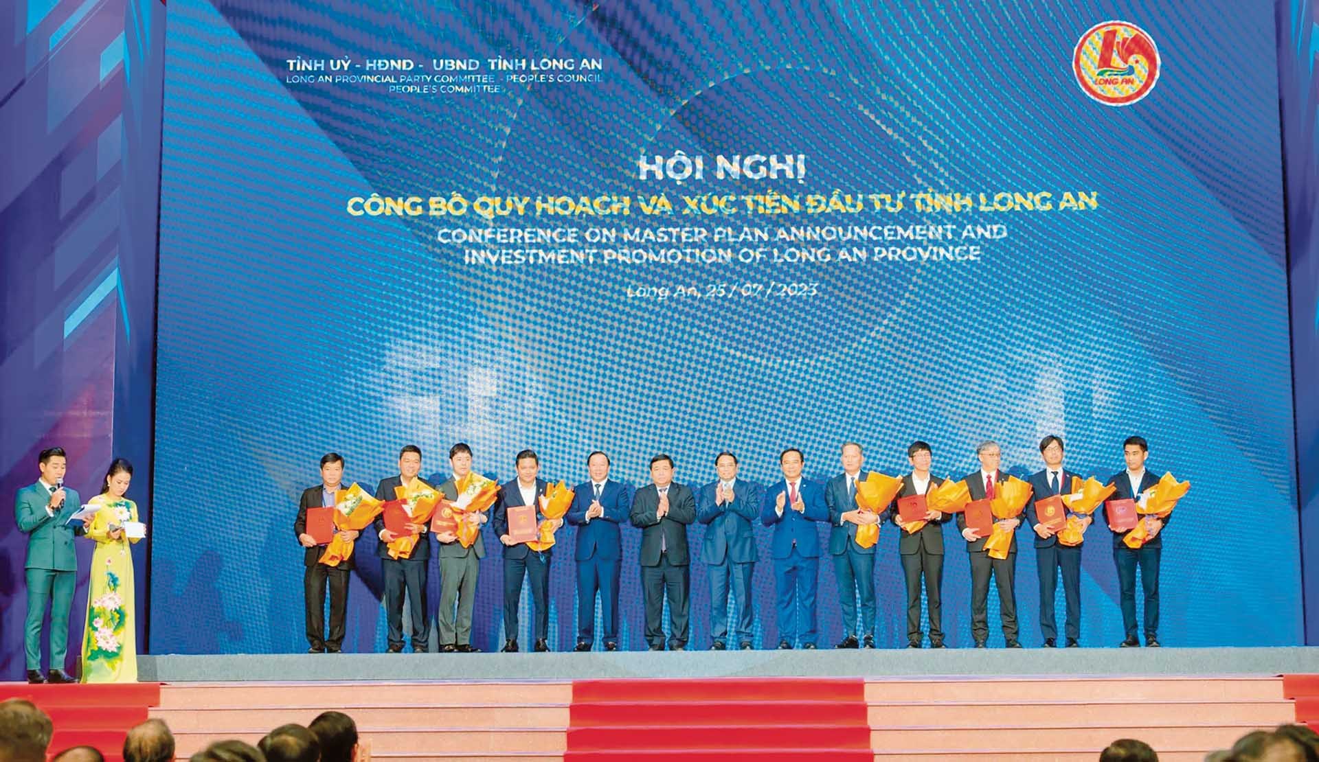 Hội nghị công bố quy hoạch và xúc tiến đầu tư tỉnh Long An, ngày 25/7/2023.Hội nghị công bố quy hoạch và xúc tiến đầu tư tỉnh Long An, ngày 25/7/2023. (Nguồn: Báo Long An)