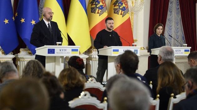 Kiev ‘tiến gần hơn’ tới EU; thêm một quốc gia phong tỏa cửa khẩu biên giới với Ukraine sau Ba Lan