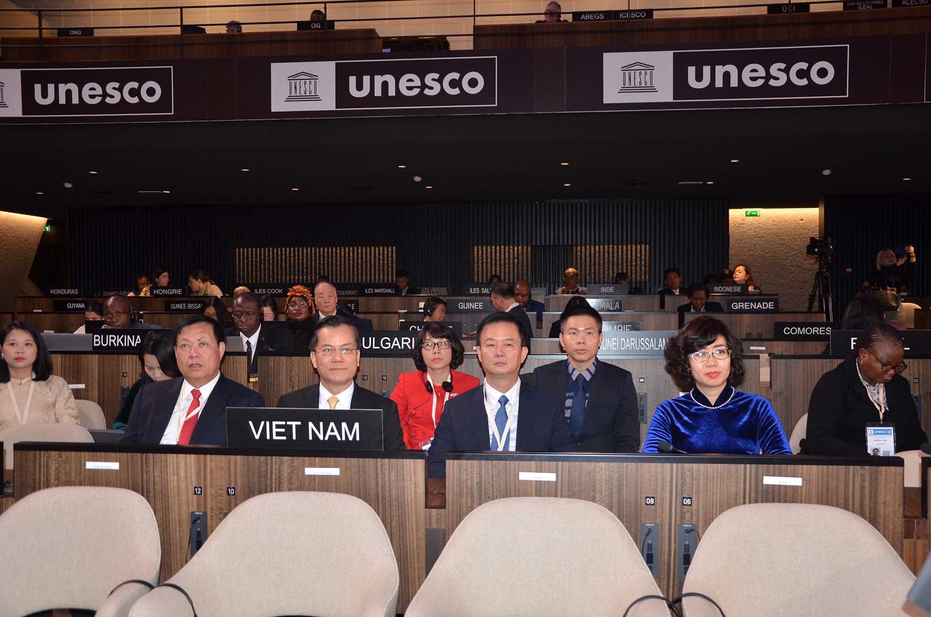 Đoàn đại biểu Việt Nam tham dự kỳ họp Đại hội đồng UNESCO lần thứ 42. (Nguồn: TTXVN)