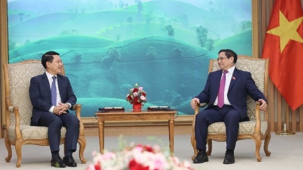 PM Pham Minh Chinh welcomes Lao Deputy PM, Foreign Minister Saleumxay Kommasith