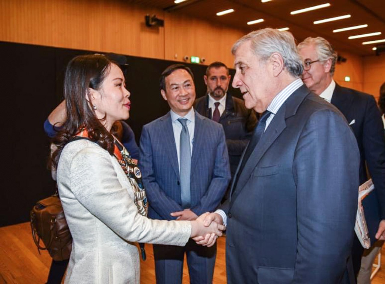  Thứ trưởng Nguyễn Minh Hằng đã chào xã giao Phó Thủ tướng, Bộ trưởng Ngoại giao Italy Antonio Tajani