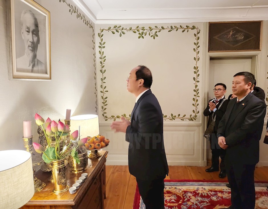 Đoàn đại biểu Thành phố Hồ Chí Minh thăm Đại sứ quán Việt Nam tại Thụy Điển