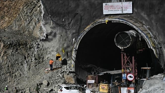 Vụ sập đường hầm ở Ấn Độ: 41 công nhân vẫn bị mắc kẹt sau 2 tuần