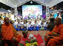 Đặc sắc lễ hội Ok Om Bok của đồng bào Khmer