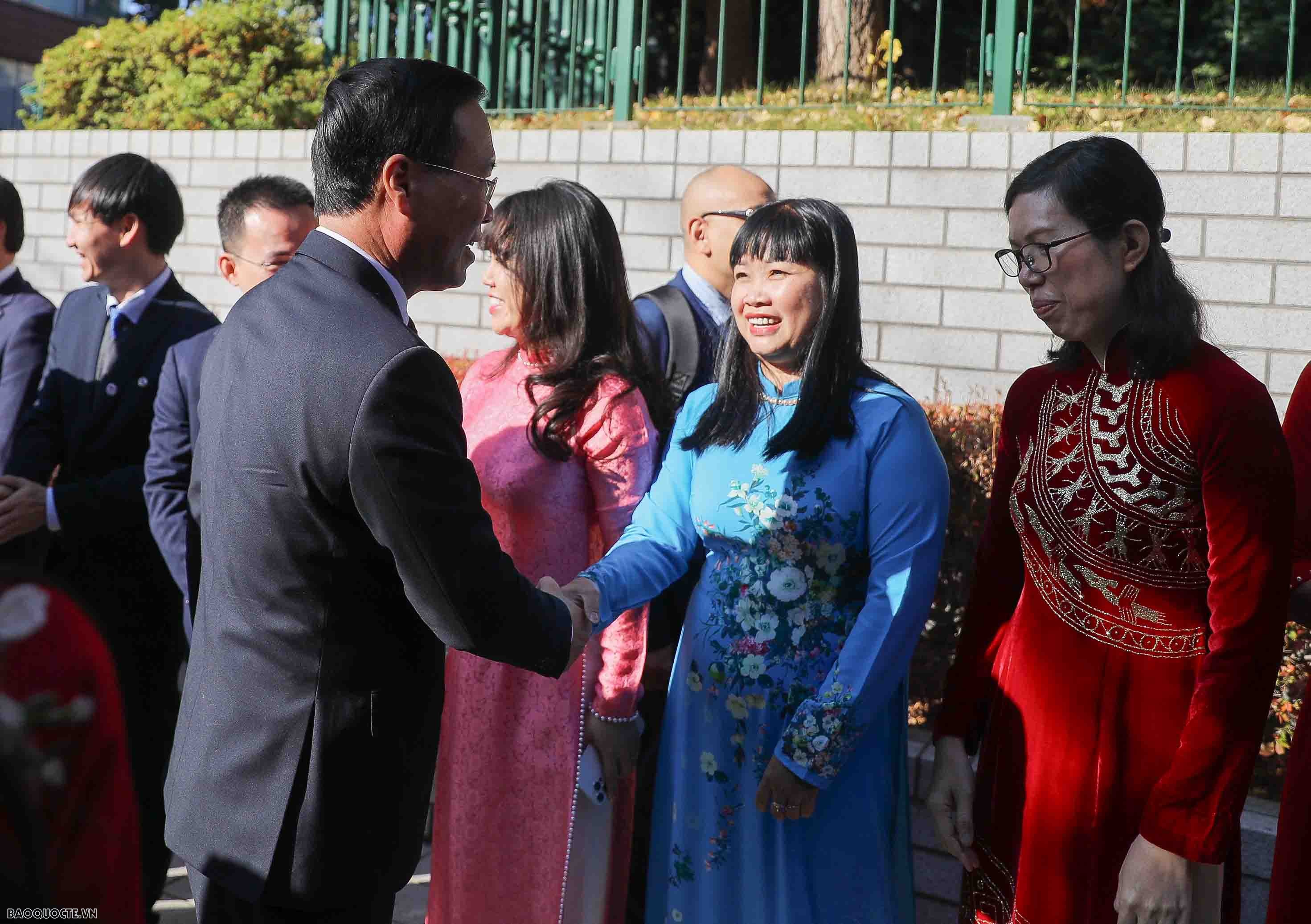 Chủ tịch nước thăm Đại sứ quán