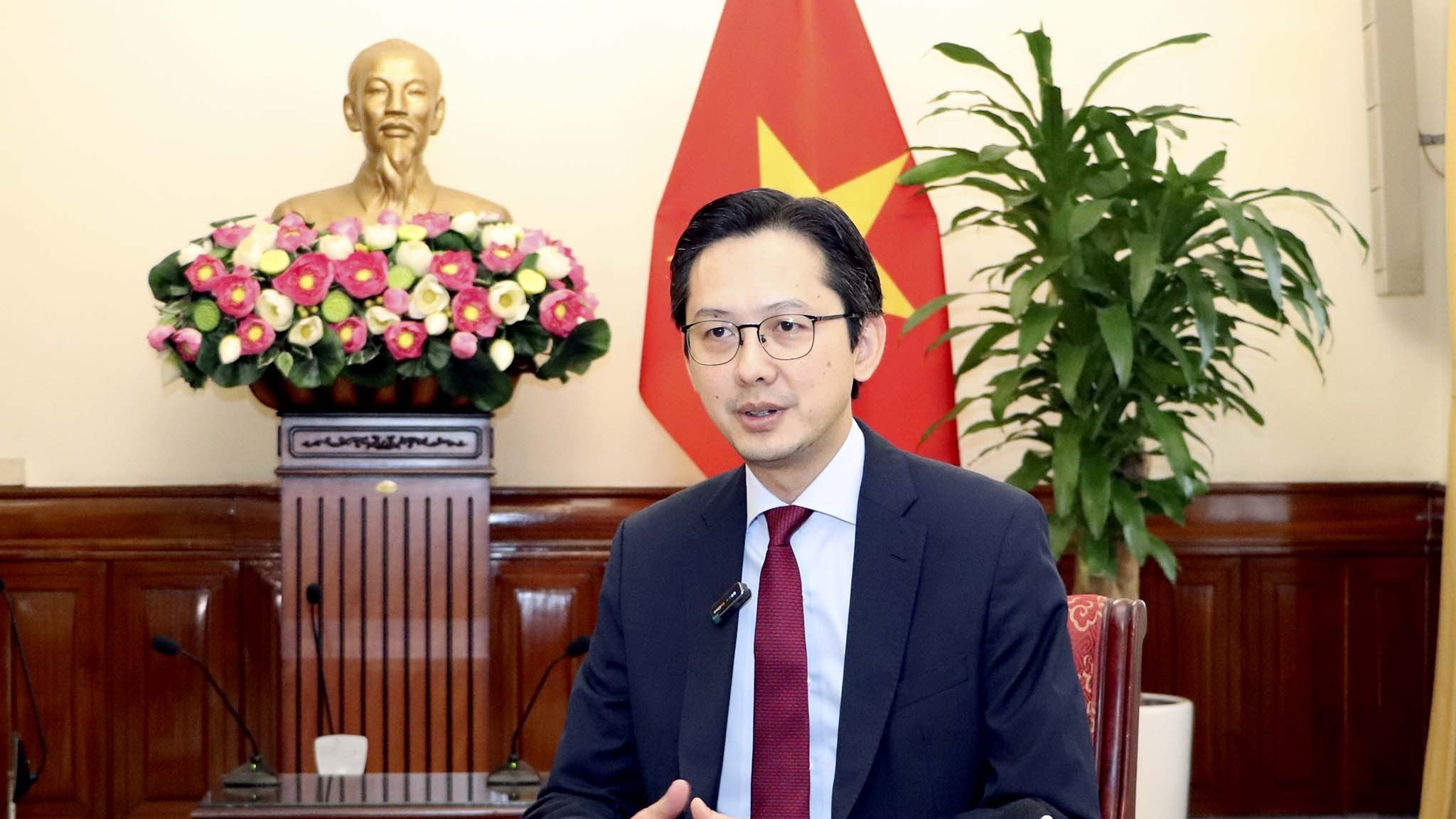 Thứ trưởng Ngoại giao Đỗ Hùng Việt: Tại COP28 Việt Nam sẽ công bố một số sáng kiến, cam kết mới cùng cộng đồng quốc tế ứng phó tốt nhất với BĐKH