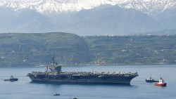Tàu sân bay USS Eisenhower của Mỹ tiến vào Vịnh Ba Tư