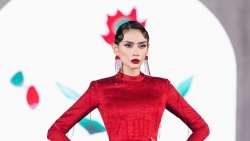 Siêu mẫu Võ Hoàng Yến, Hoa hậu Tiểu Vy, Nông Thúy Hằng, Bảo Ngọc trình diễn thời trang tại Hải Dương