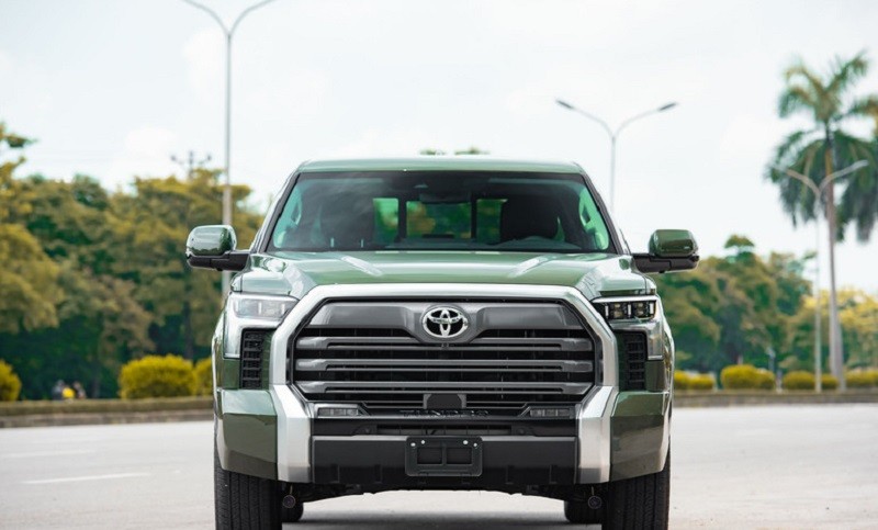 Cận cảnh siêu bán tải Toyota Tundra Limited 2022 vừa về Việt Nam, giá hơn 5 tỷ đồng