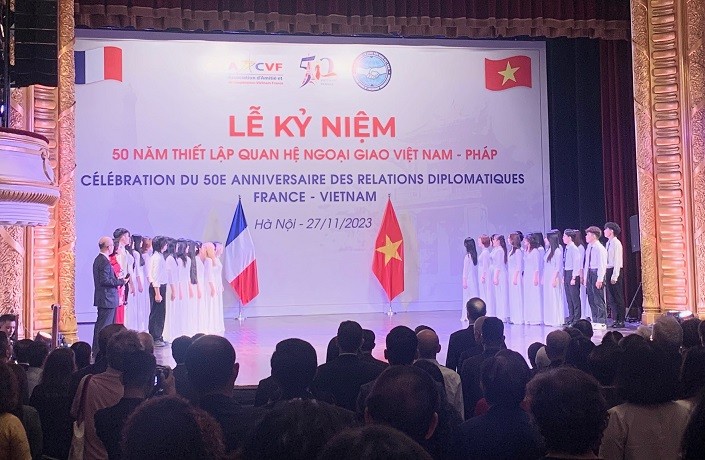 Đêm nghệ thuật kỷ niệm 50 năm Quan hệ ngoại giao Việt Nam-Pháp
