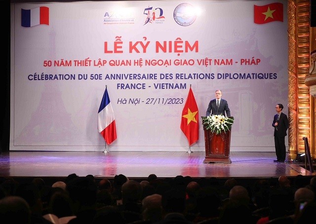 Đêm nghệ thuật kỷ niệm 50 năm thiết lập quan hệ ngoại giao Việt Nam-Pháp