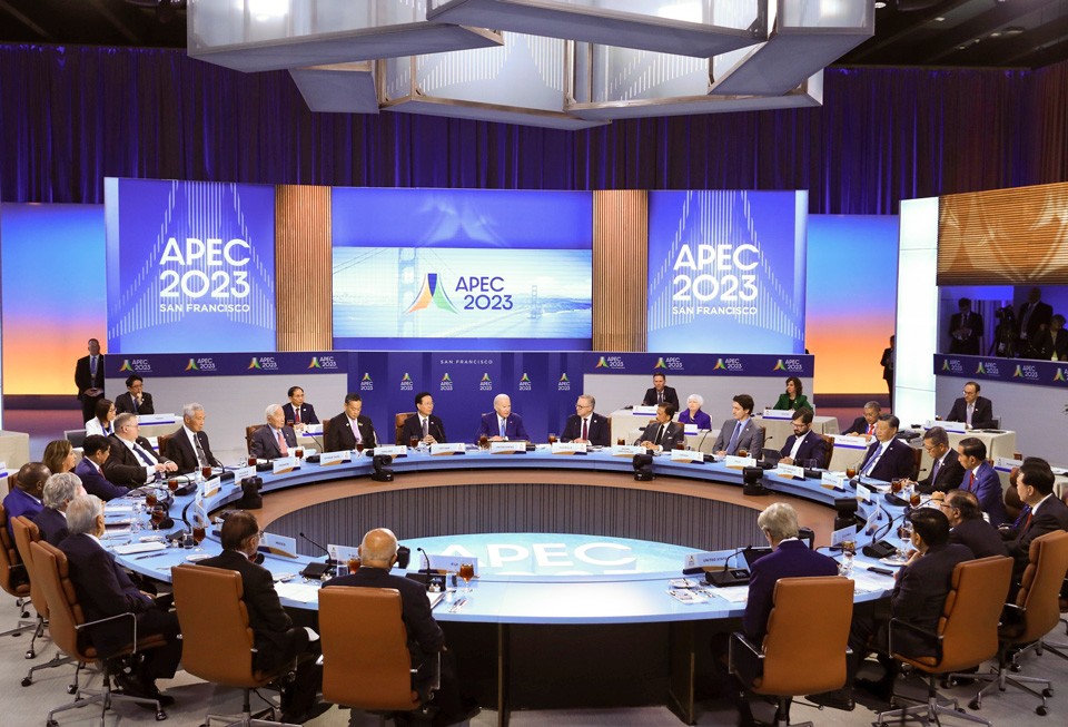 Chủ tịch nước Võ Văn Thưởng dự và phát biểu tại Phiên Đối thoại giữa các Nhà Lãnh đạo các nền kinh tế APEC với các khách mời.
