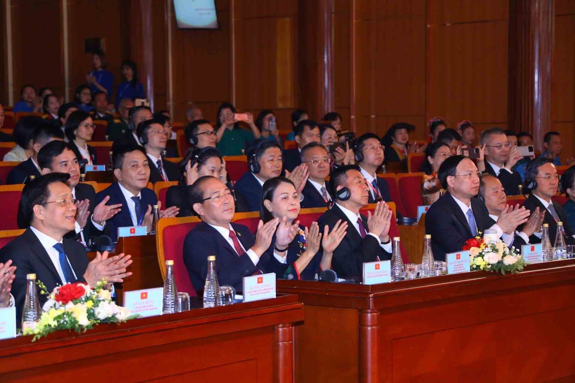 Đại biểu hai nước dự Giao lưu hữu nghị Việt Nam-Trung Quốc. Ảnh: Văn Điệp - TTXVN