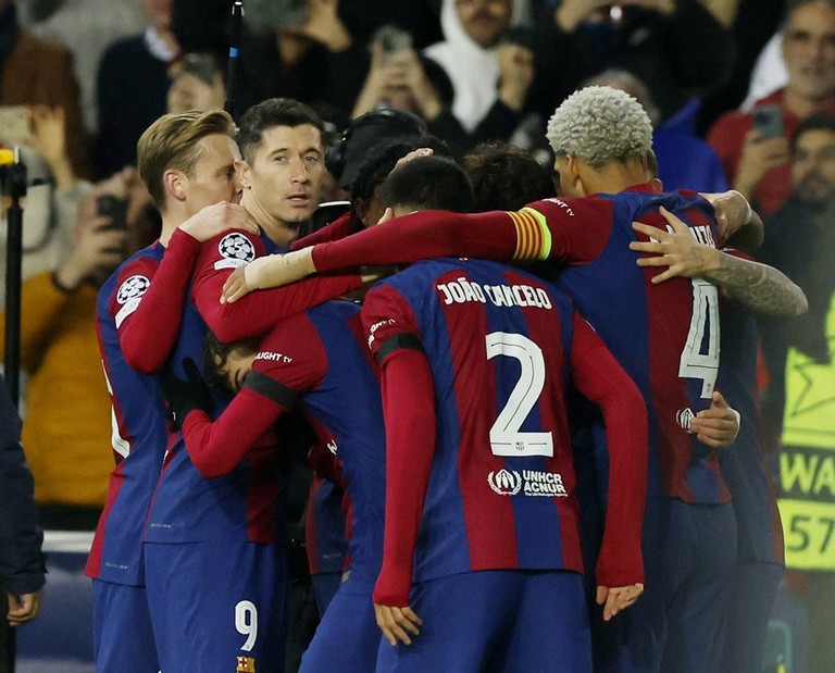 Hình ảnh trận đấu Barca ngược dòng thành công, giành vé vào vòng 1/8 Champions League 2023/24