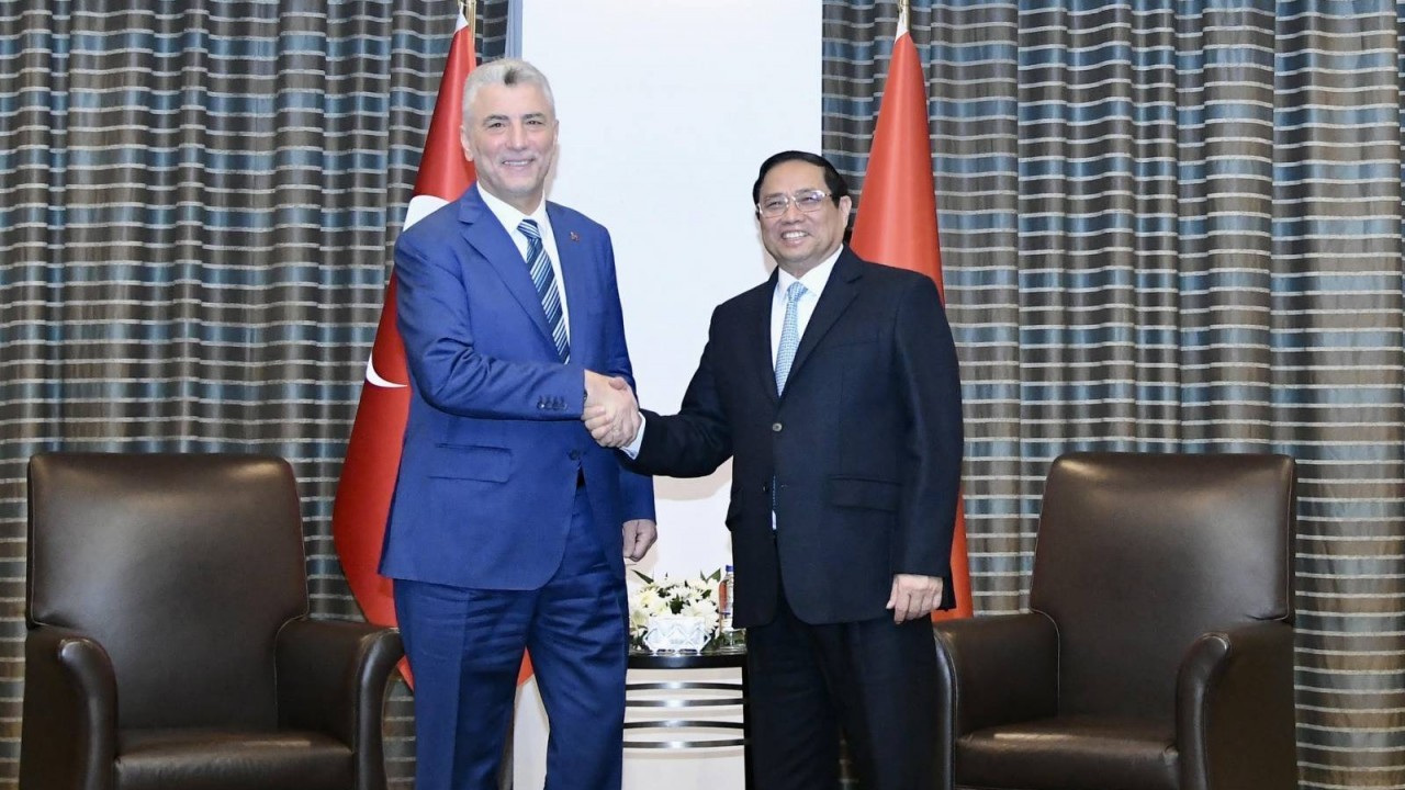 Thủ tướng Chính phủ Phạm Minh Chính tiếp Bộ trưởng Thương mại Thổ Nhĩ Kỳ Omer Bolat