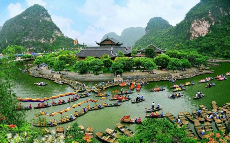 Vietnam cultural heritage is the valuable assets of Vietnamese ethnic communities. (Photo: Resources and Environment Newspaper)