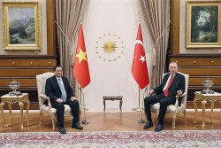 Thủ tướng Chính phủ Phạm Minh Chính gặp Tổng thống Thổ Nhĩ Kỳ Recep Tayyip Erdogan