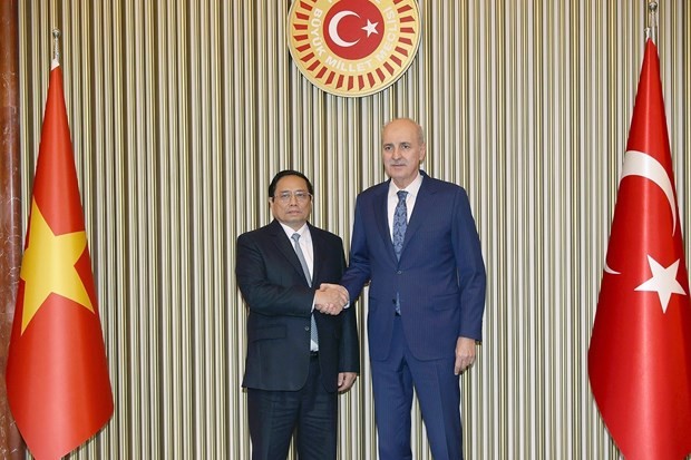 PM Pham Minh Chinh meets Speaker of Turkish Grand National Assembly in Ankara