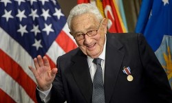 Cựu Ngoại trưởng Mỹ Henry Kissinger qua đời ở tuổi 100