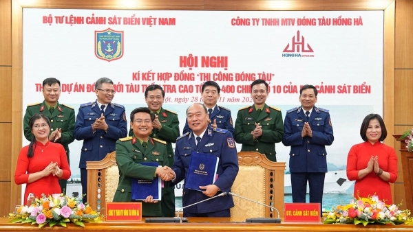 A Vietnamese company built the 10th high-speed patrol boat for the Coast Guard Command