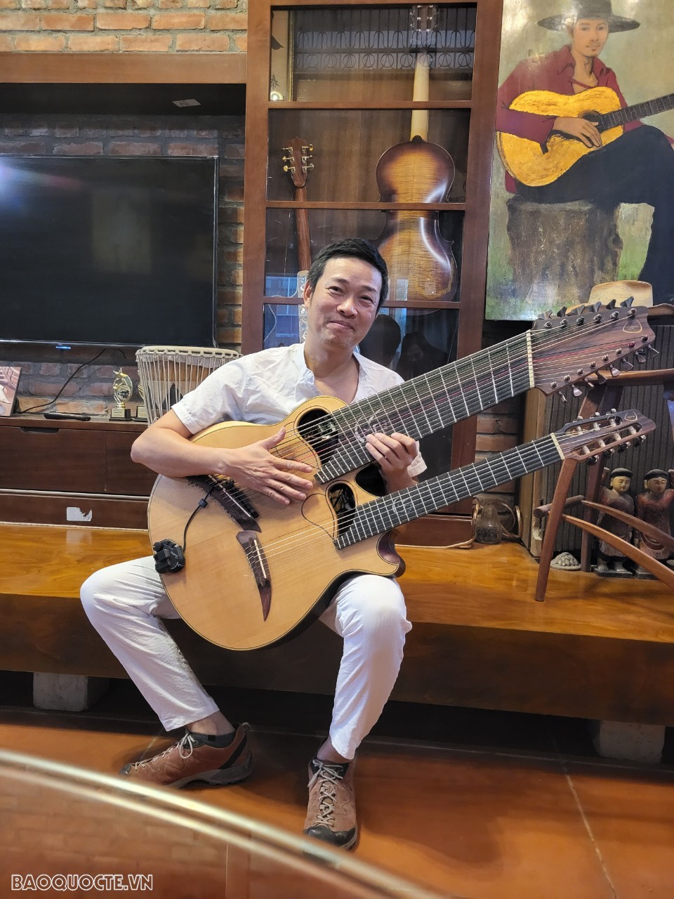 Kẻ lãng du với cây đàn guitar- Nghệ sĩ Việt Anh