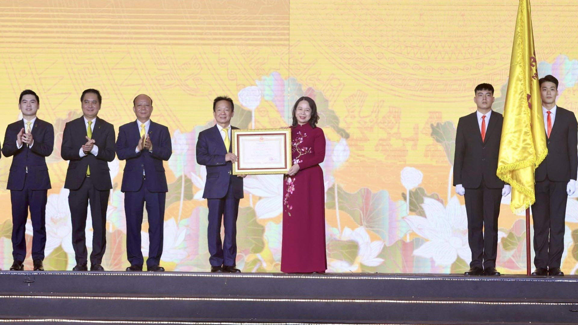 T&T Group đón nhận Huân chương Lao động hạng Nhất lần thứ 3 và kỷ niệm 30 năm thành lập Tập đoàn