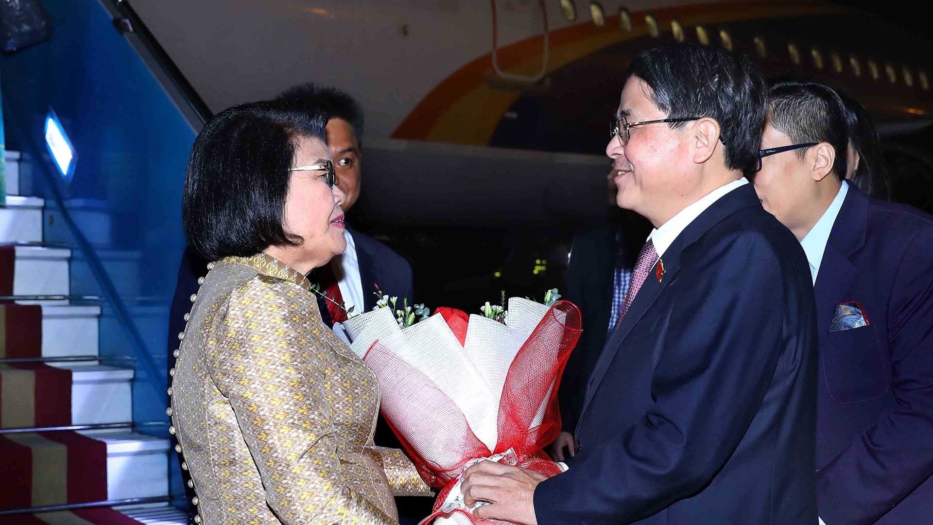 Chủ tịch Quốc hội Vương quốc Campuchia đến Hà Nội, bắt đầu thăm chính thức Việt Nam
